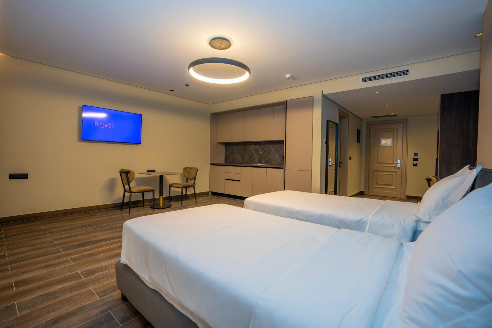 Hotel Mozart Shkoder Luaran gambar