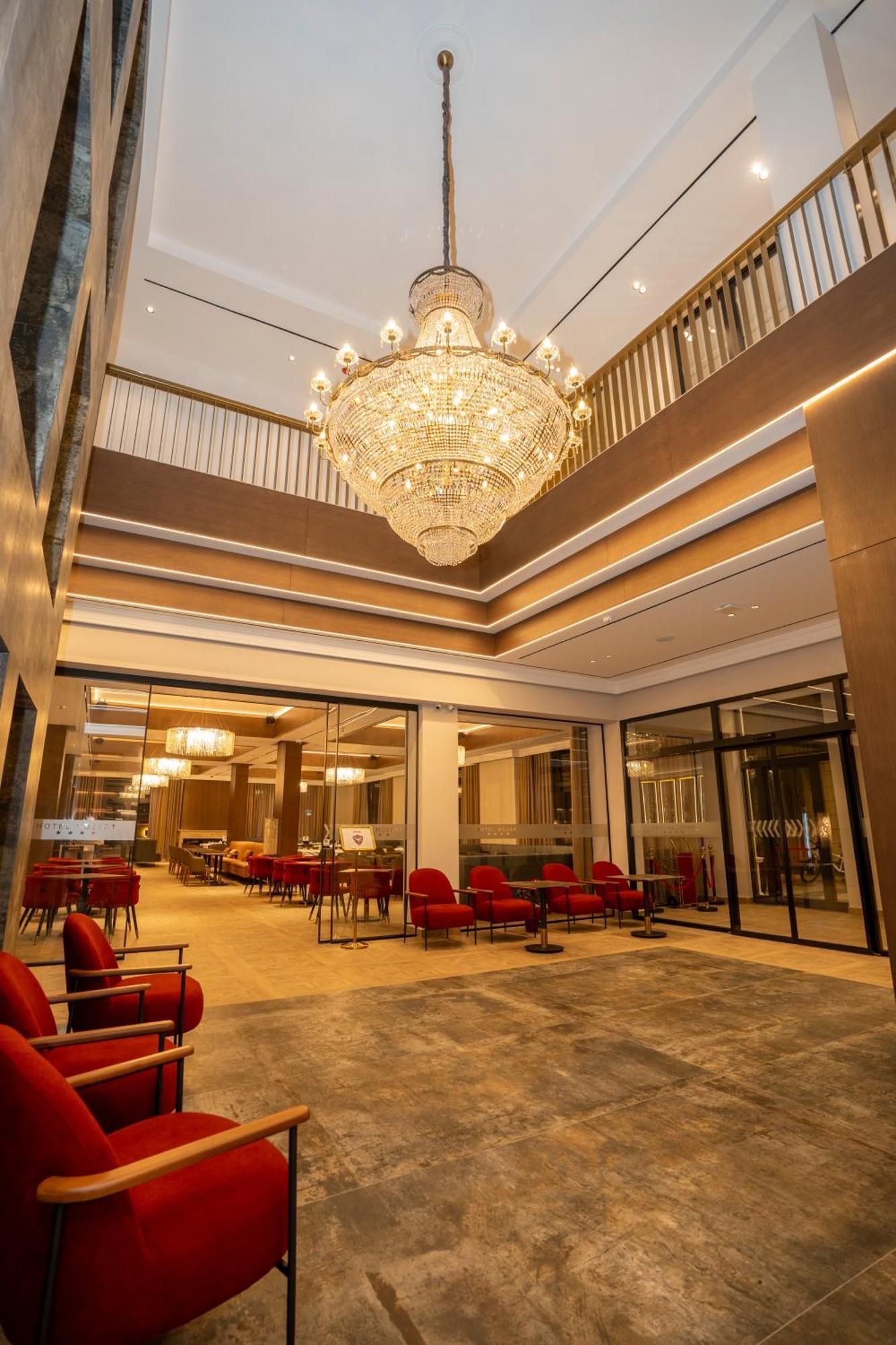 Hotel Mozart Shkoder Luaran gambar