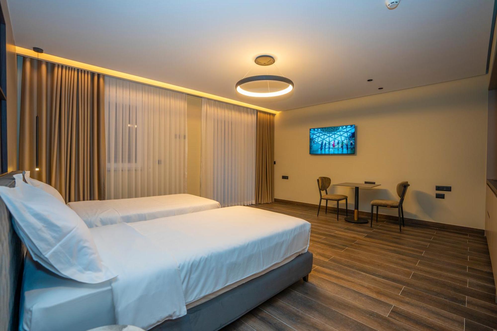 Hotel Mozart Shkoder Luaran gambar