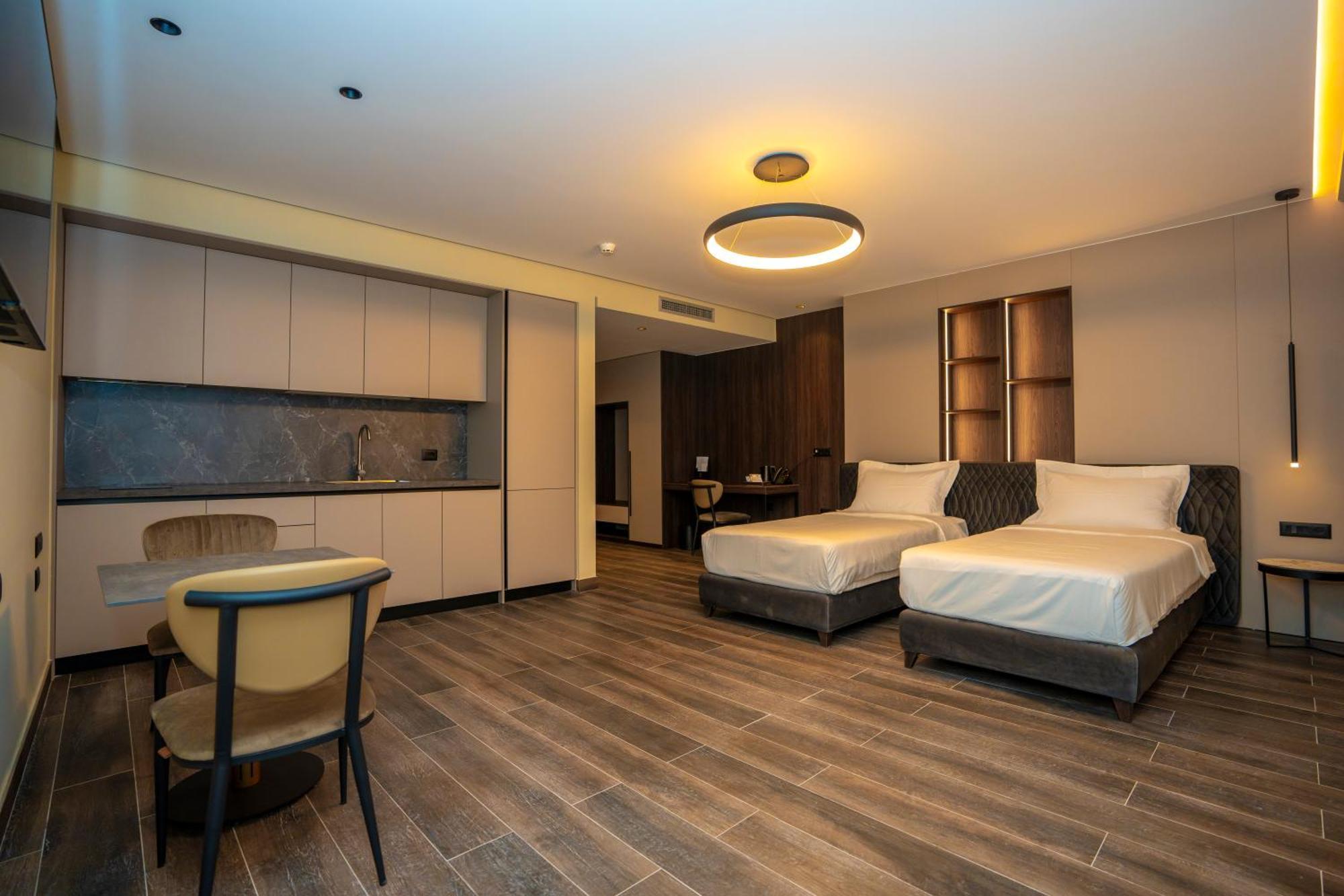 Hotel Mozart Shkoder Luaran gambar