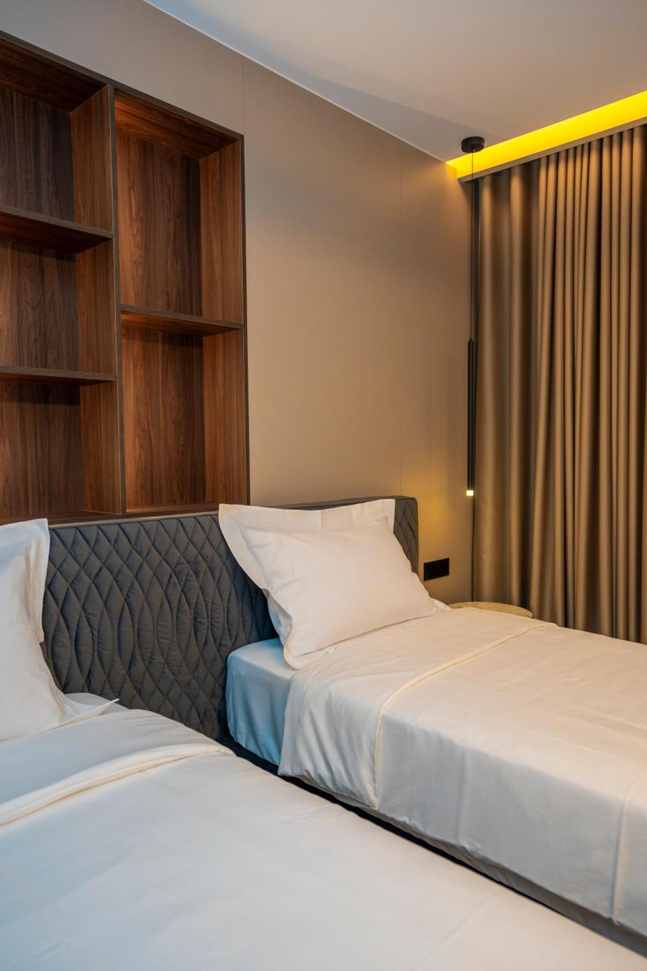 Hotel Mozart Shkoder Luaran gambar