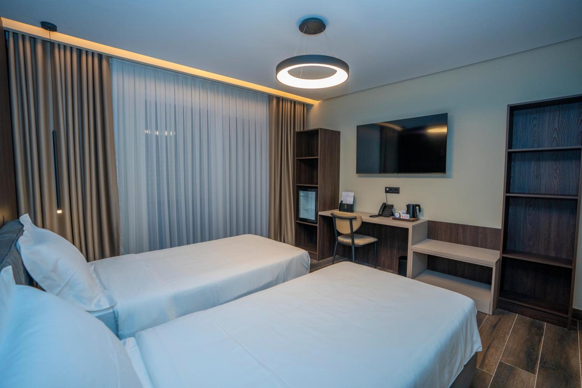 Hotel Mozart Shkoder Luaran gambar